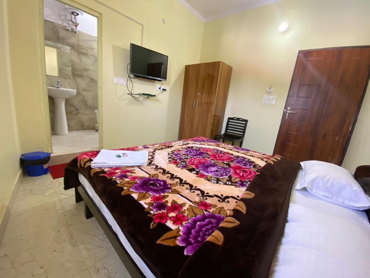 Hotel Govind Palace Рішикеш Екстер'єр фото