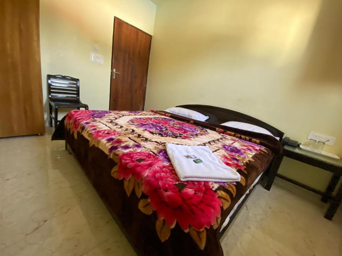 Hotel Govind Palace Рішикеш Екстер'єр фото